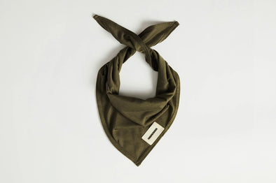 #TRIANGLE SCARF - OLIVE